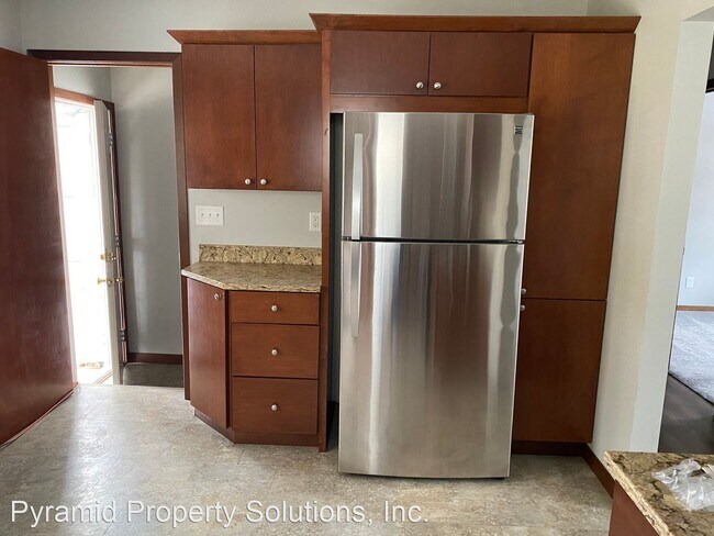 Foto del edificio - 3 br, 1 bath House - 221 E Sheridan Ave
