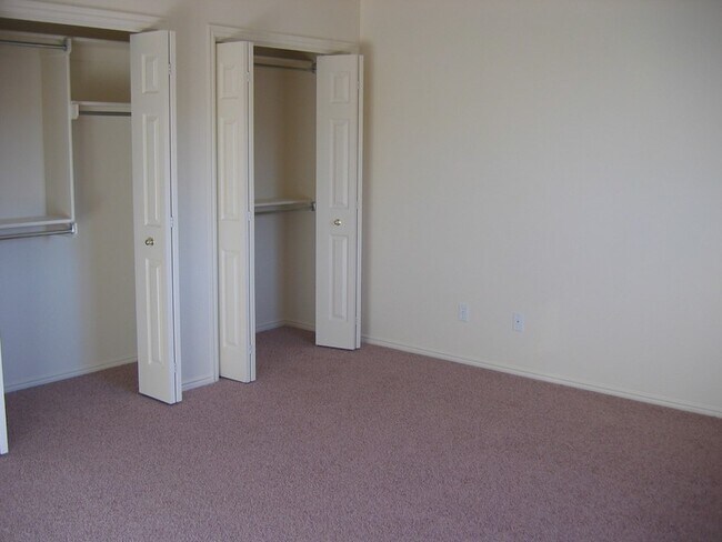 Foto del edificio - 2733 S Bluff Rd