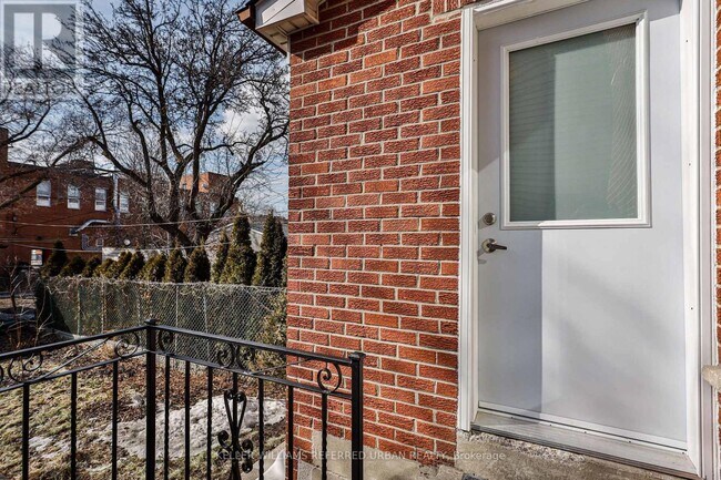Photo du bâtiment - 786 Gladstone Ave