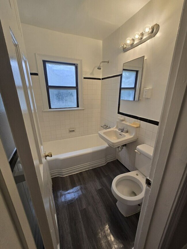 Foto del edificio - 1230 N Quinn St