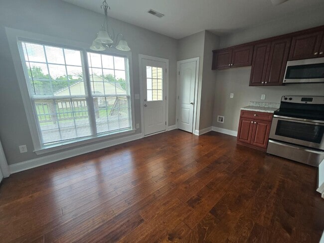 Building Photo - 729 Cobblestone Dr
