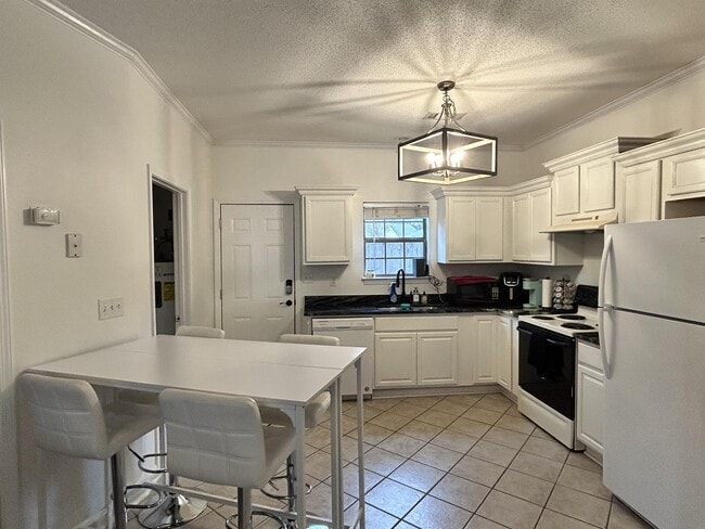 Building Photo - 107 Ashley Way