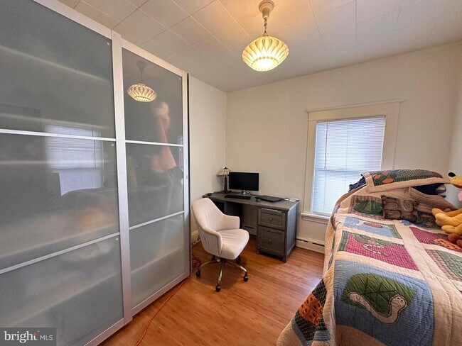 Foto del edificio - 411 Rowan Ave