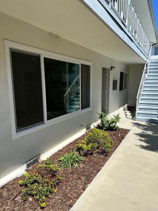 Foto del edificio - 1328 Barry Ave