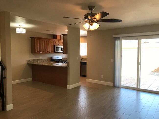 Foto del edificio - COMING SOON!! 2 Bed 2.5 Bath Apartment in ...