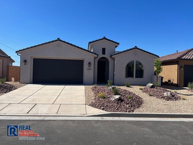 Building Photo - Newer home in Brio