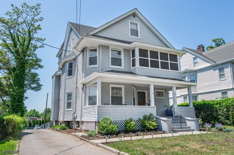 Primary Photo - 47 Walnut St