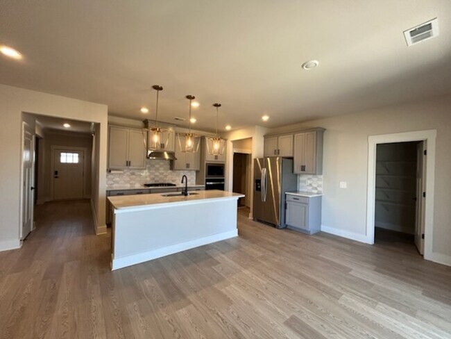 Foto del edificio - 128 Willoughby Wy