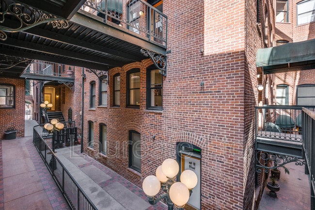 Foto del edificio - 1490 Lafayette St