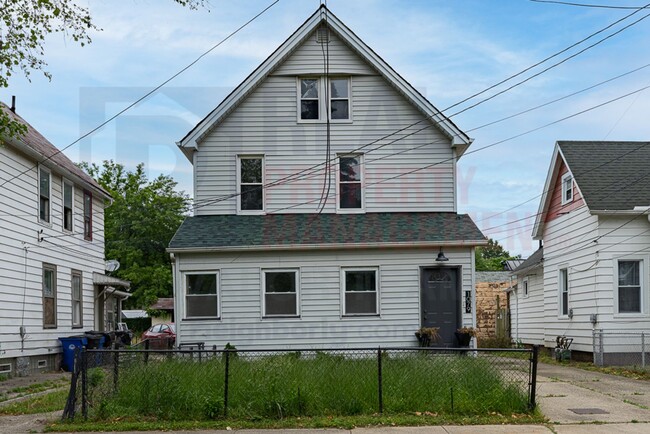 Building Photo - 1079 E 68th St