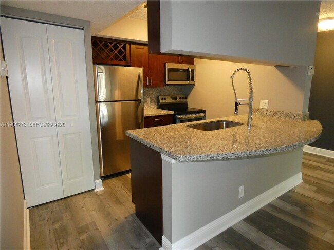 Foto del edificio - 5740 Rock Island Rd