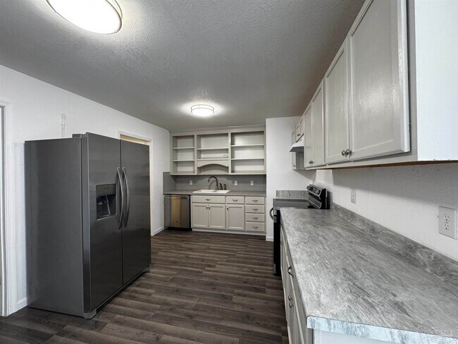 Building Photo - 5367 Locklin Ave