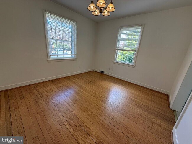 Foto del edificio - 2115 N Potomac St