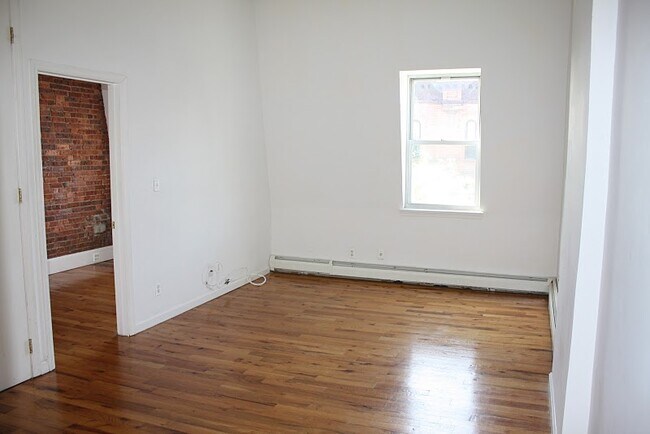 Building Photo - 419 Myrtle Ave