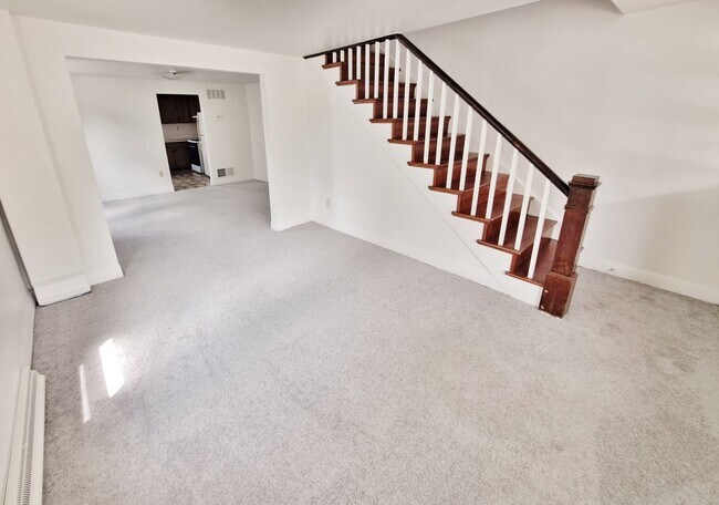 Foto del edificio - 51-53-53 E Forrest Ave