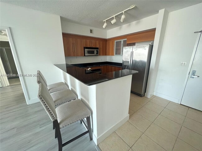 Foto del edificio - 325 S Biscayne Blvd