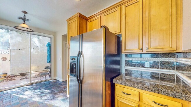 Building Photo - Former model home – Charming 2 bedroom 2 1...