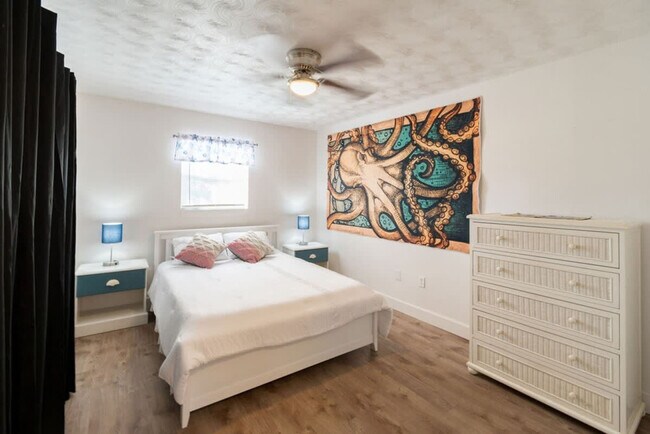 Building Photo - 141 California Ave