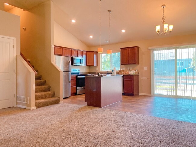 Foto del edificio - Beautiful 3 bed 2 bath house $1995, Glenmo...