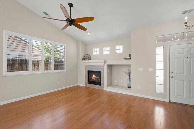 Foto del edificio - Charming 2-Bedroom, 2-Bathroom Patio Home ...