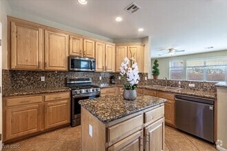 Building Photo - 9561 Rolling Thunder Ave