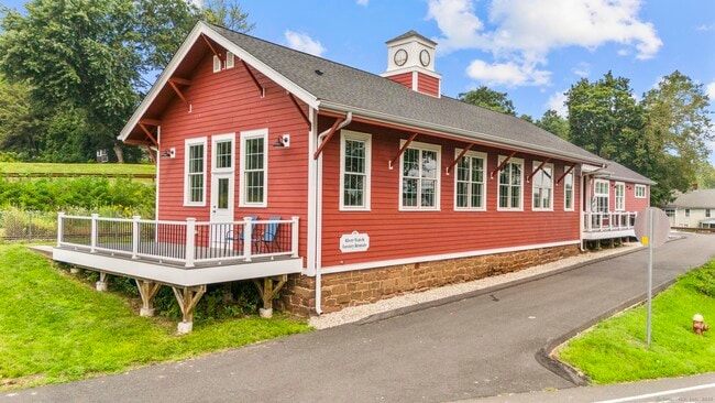 Building Photo - 240 Meadow Rd