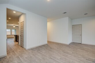 Building Photo - 3507 Telford Ln