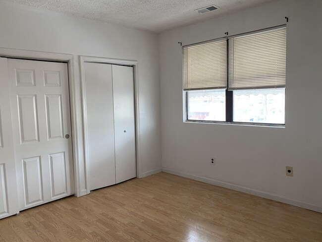 Room - 2600 S Mildred St