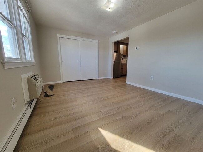 Building Photo - 83 Pleasant St