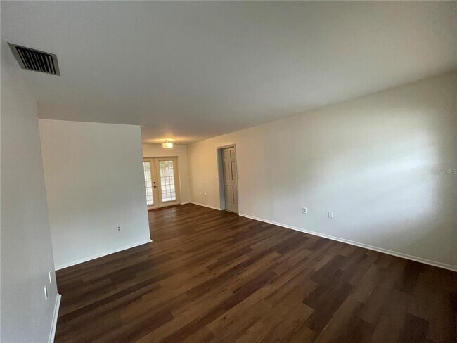 Building Photo - 2472 Hyde Park St