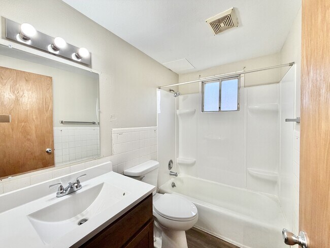 Foto del edificio - 2505 Calypso Rd