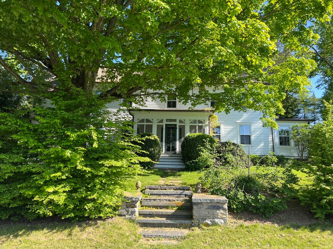 Primary Photo - 1243 Hunns Lake Rd
