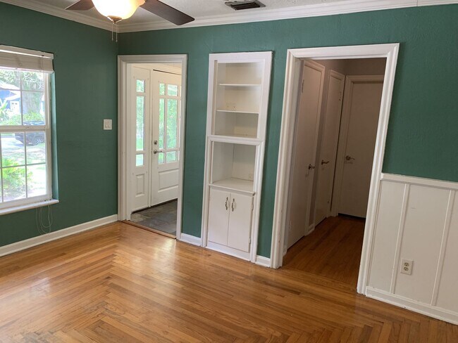 Photo - Enchanting Bungalow House