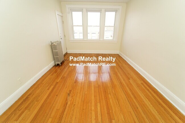 Building Photo - 127 Sutherland Rd