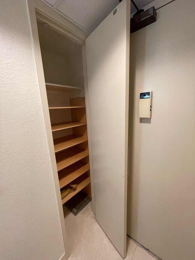 Foto del edificio - 2499 Kapiolani Blvd