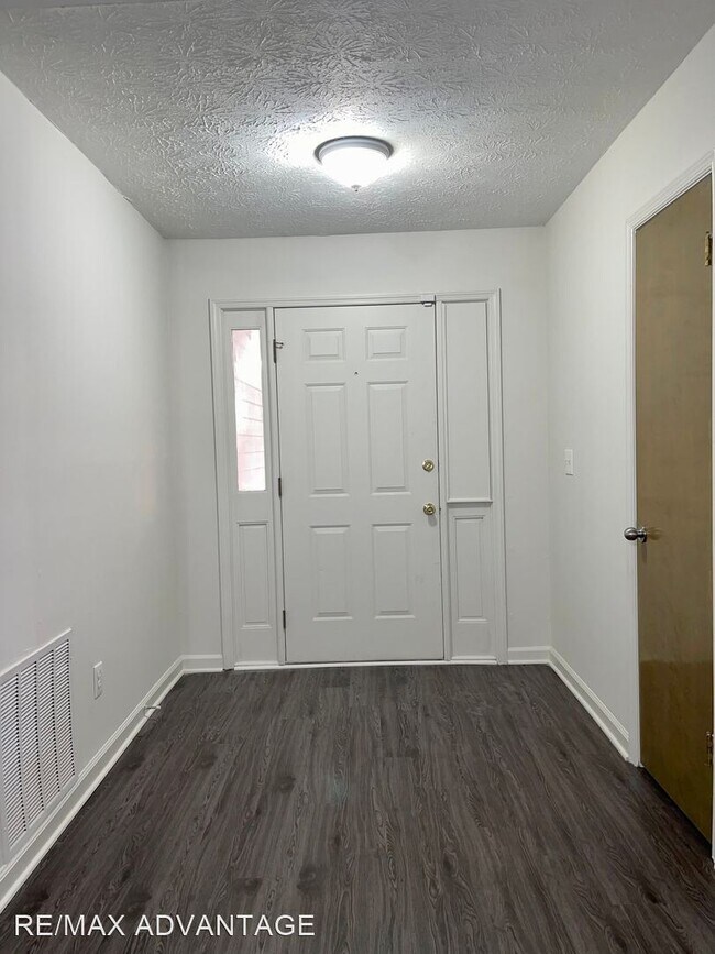 3 br, 2 bath House 8978 Habersham Dr. House Rental in Jonesboro, GA