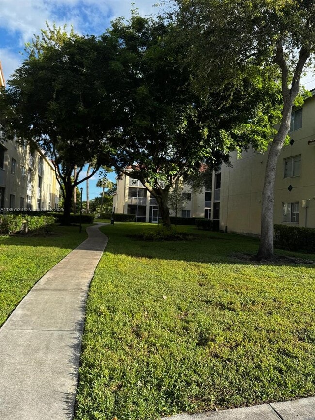 Building Photo - 450 S Park Rd