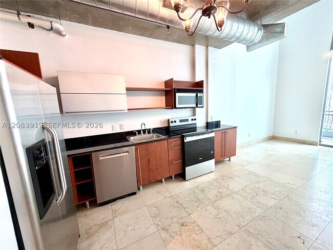 Foto del edificio - 690 SW 1st Ct