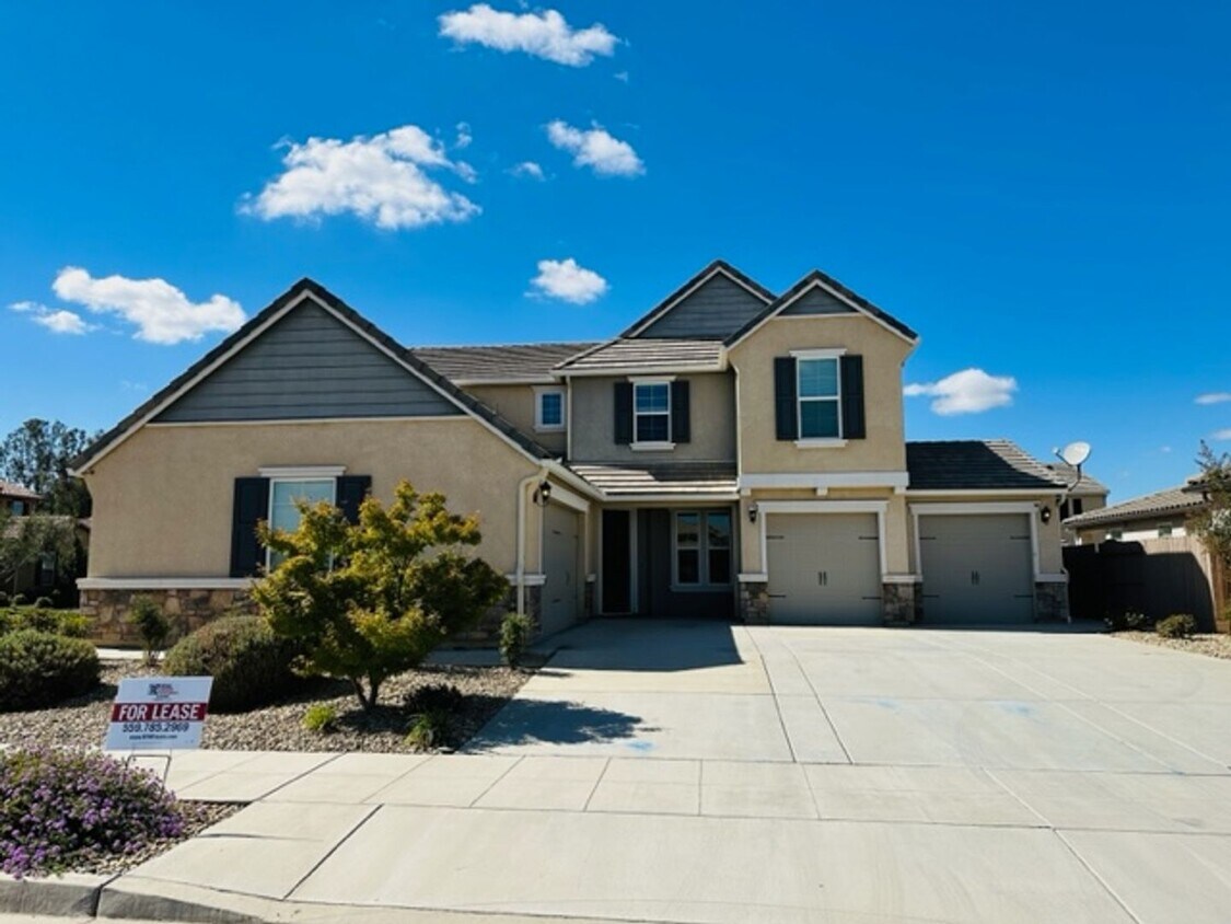 Primary Photo - MOVE IN BONUS $300 off, $3,200 Nees & Loca...
