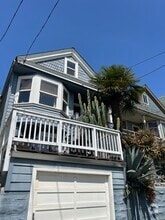 Building Photo - 76 Latona St