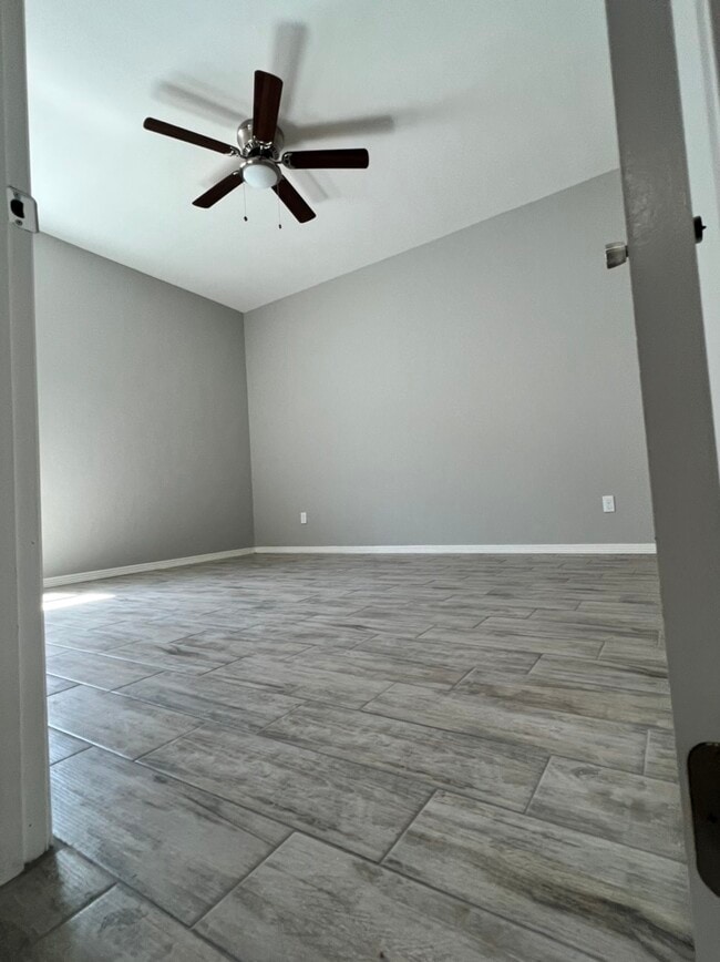 Foto del edificio - 1306 W Heritage Dr