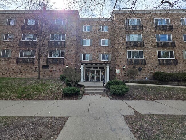 Foto del edificio - Ariel Place Apartments