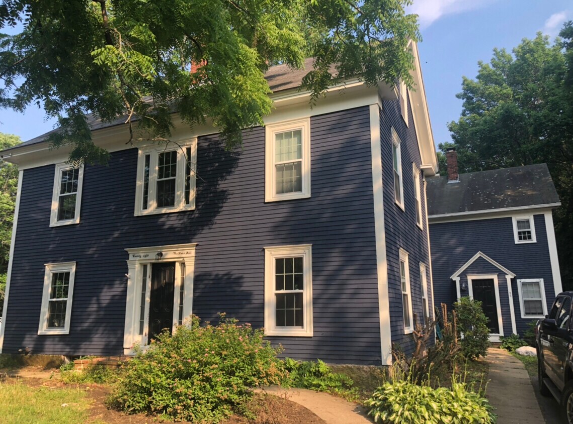 28 Woodlawn Ave, Kittery, ME 03904 House Rental in Kittery, ME