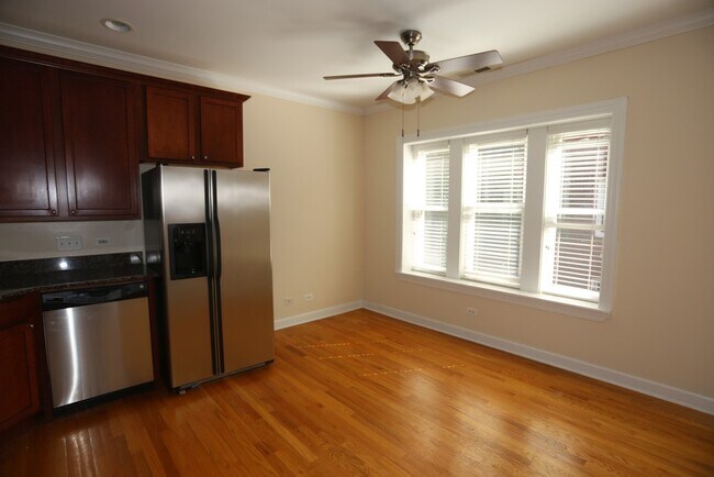 Building Photo - 3257 N Clifton Ave