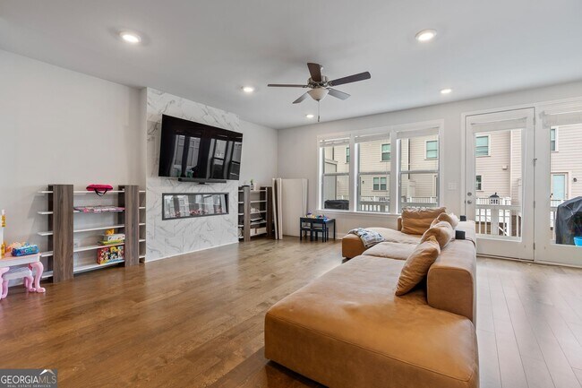 Building Photo - 2513 Great Silver Fir Aly