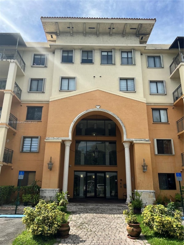 9340 Fontainebleau Blvd, Miami, FL 33172 Condo for Rent in Miami, FL