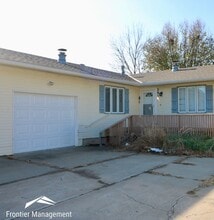 Building Photo - 2013-2015 Shirley Ln