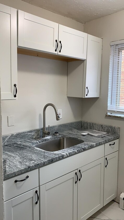 Building Photo - 2898 Harrison Ave