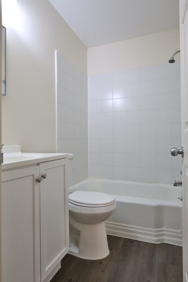 Baño - 8813 18th Avenue South