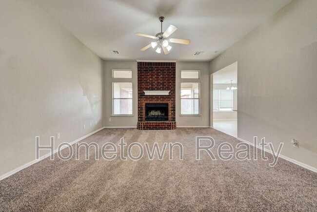 Foto del edificio - 720 E Elder Ln